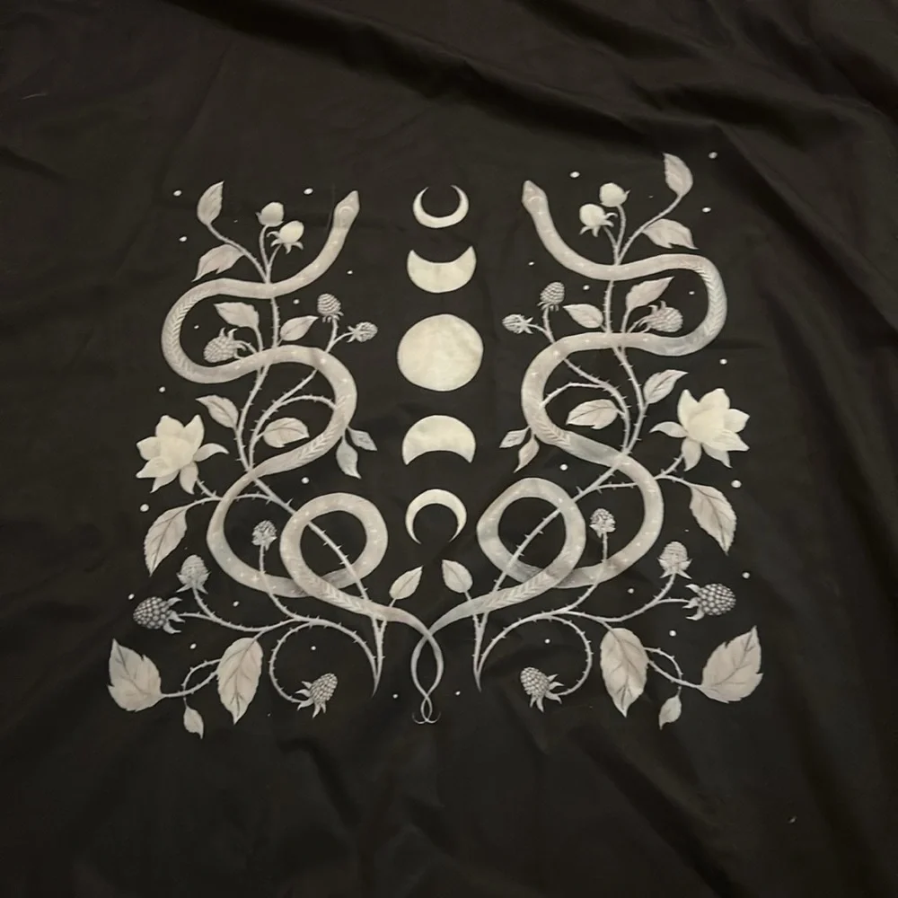 Robe - Picture 3 of 3